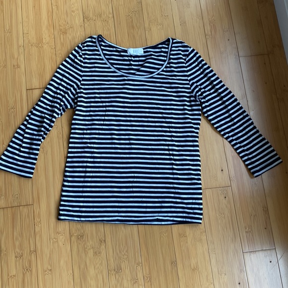 3 Shirt Bundle - FOREVER XXI - Med & Sm - Picture 4 of 4